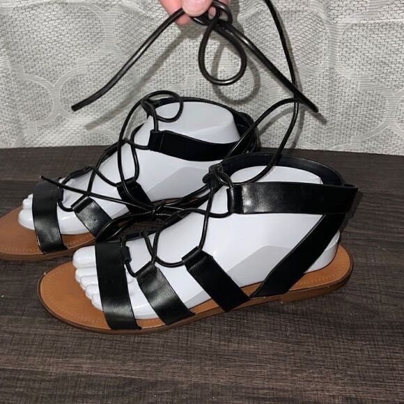 Black Zara Basic Collection Gladiator sandals, size 9.5 - Picture 2 of 7
